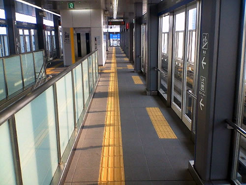 empty train monorail tokyo