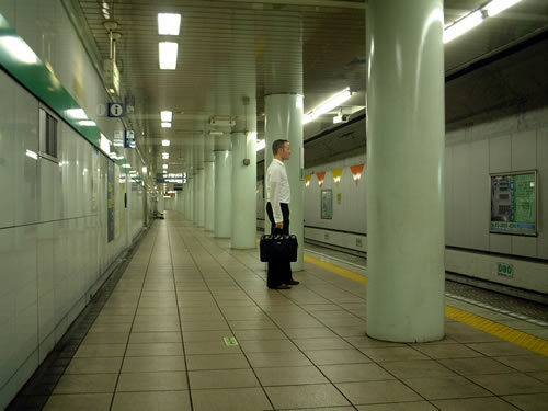 empty subway station tokyo