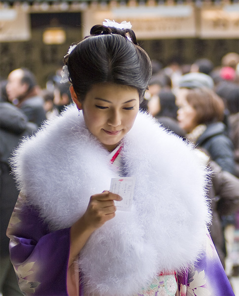 kimono girl meiji shrine tokyo