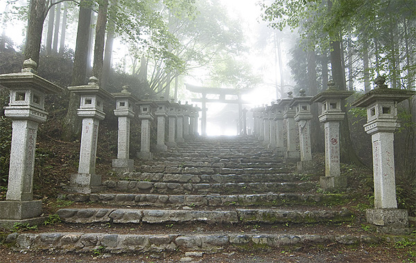 mitsumine shrine kumotori hiking mist