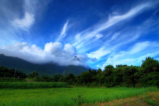 http://www.mikesblender.com/yakushima%201%20onoaida%20path%202%20HDR.jpg