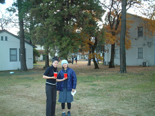 Camp Zama, Kumi and Hitomi